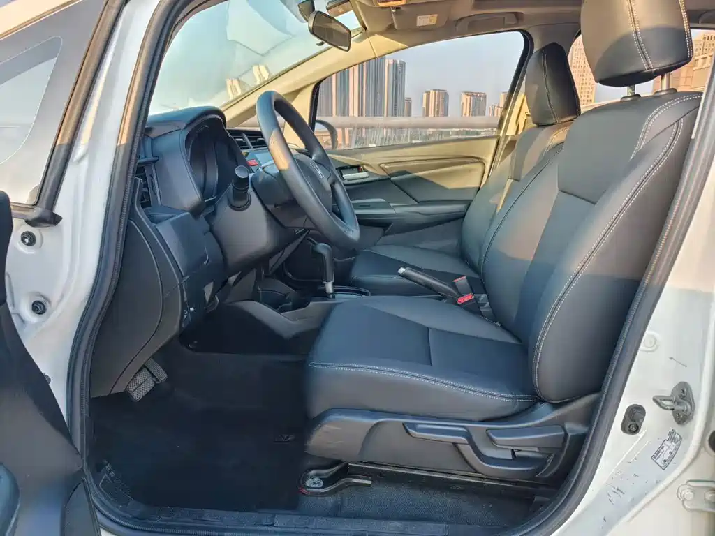 Honda Fit — миниатюра 7