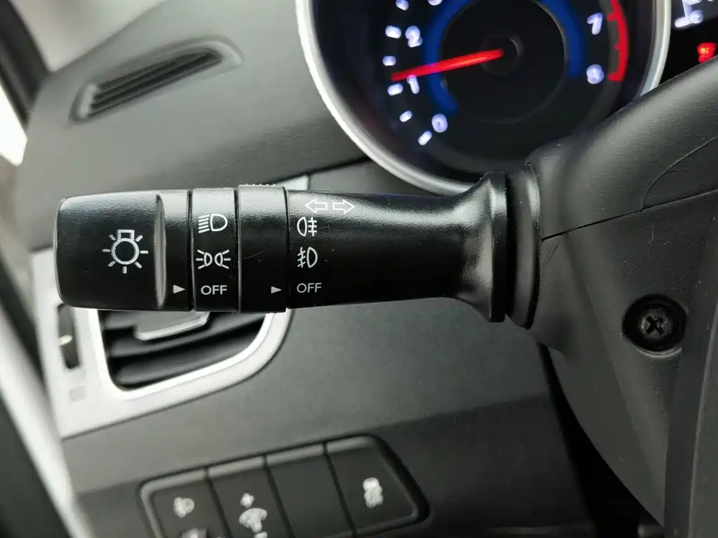 Hyundai Elantra Langdong — миниатюра 21