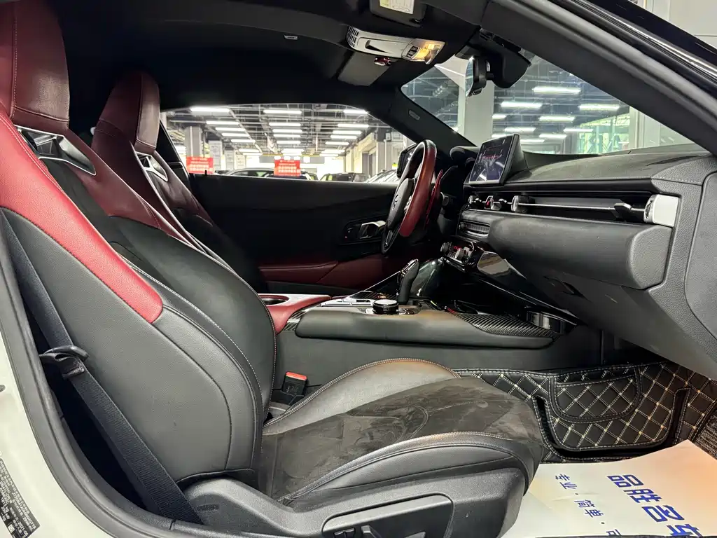 Toyota Supra — миниатюра 11