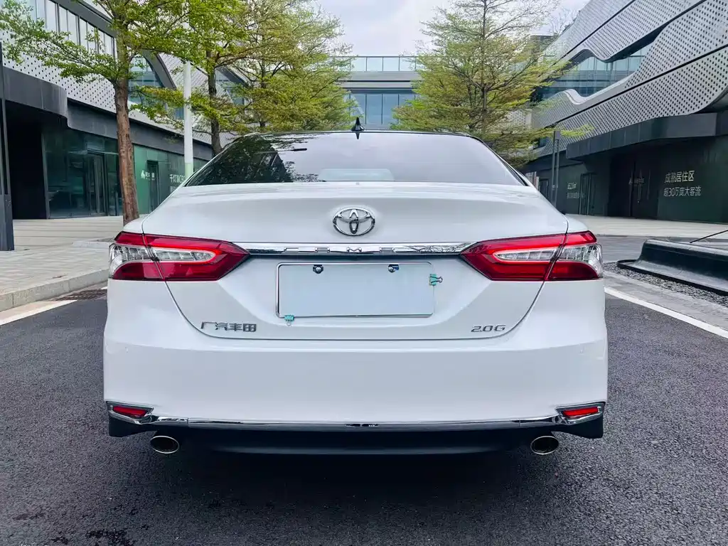 TOYOTA CAMRY