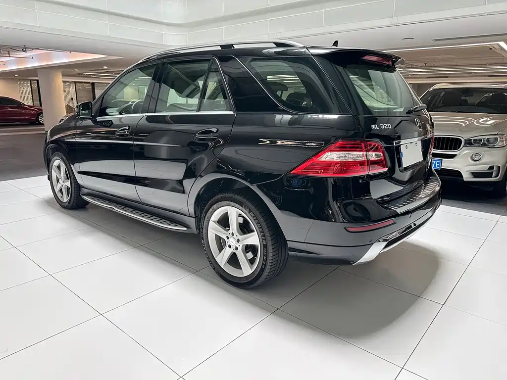 Mercedes-Benz M-Class — миниатюра 11