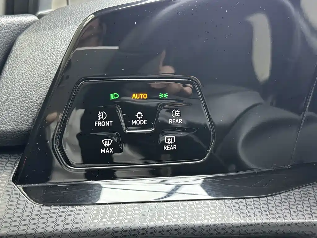 Volkswagen Golf GTI — миниатюра 10