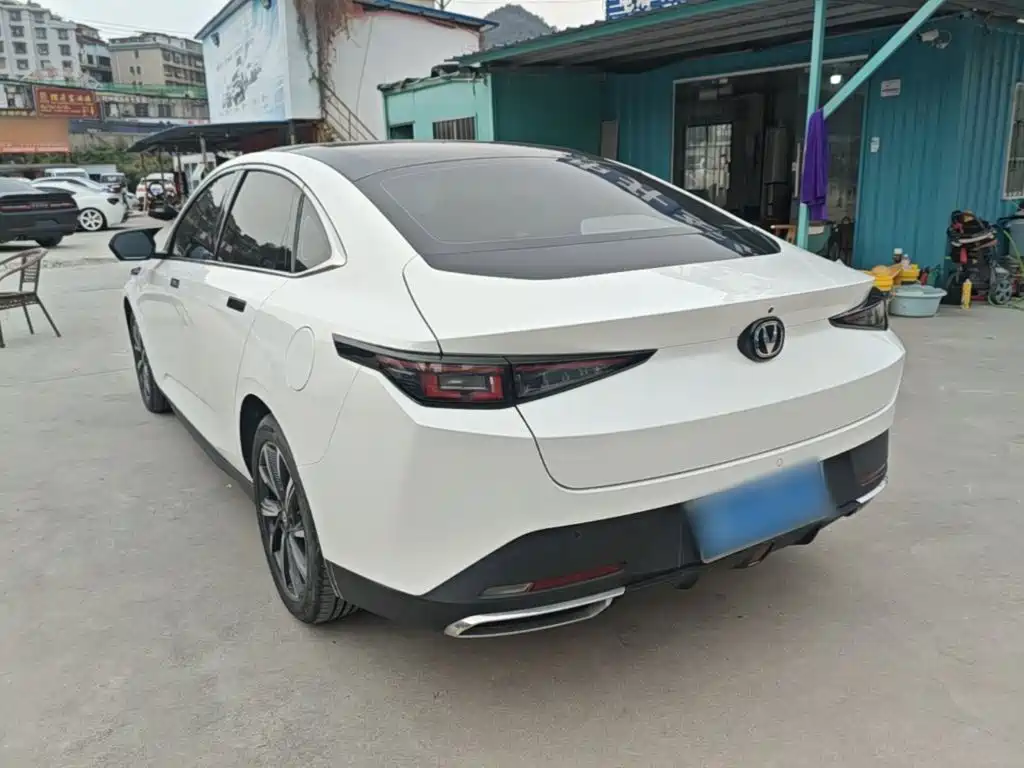 Changan Eado — миниатюра 5