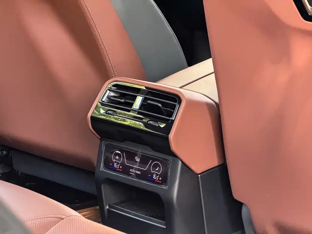 BMW 5 Series — миниатюра 21