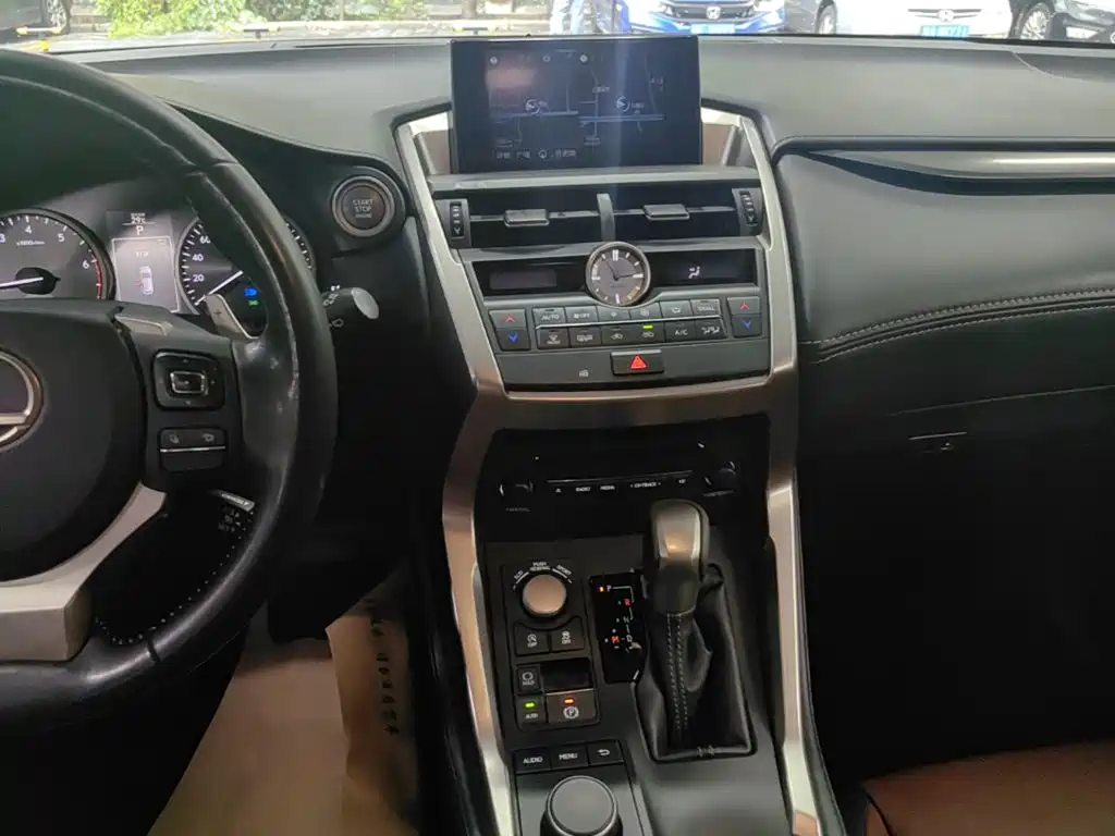 Lexus NX — миниатюра 13