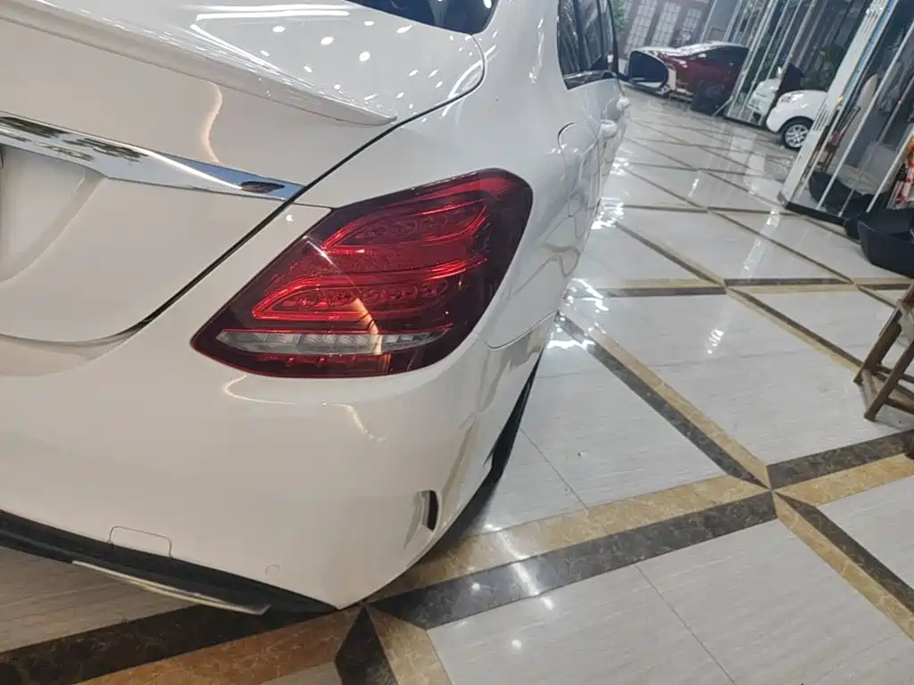 Mercedes-Benz C-Class — миниатюра 8