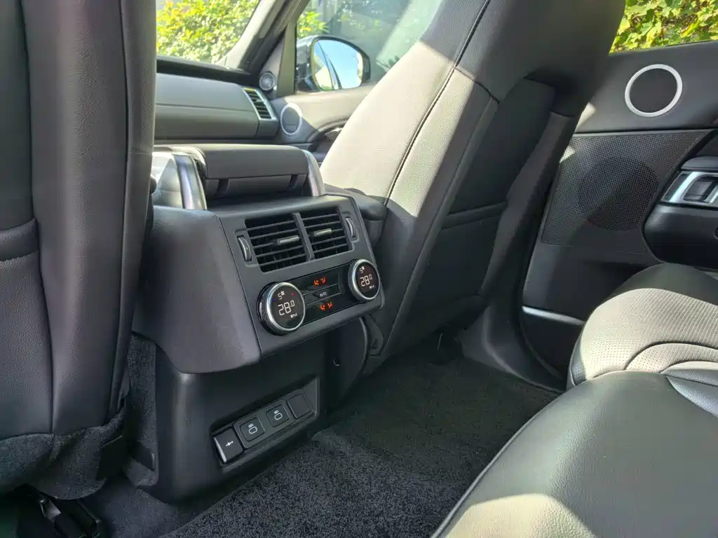 Land Rover Discovery — миниатюра 9