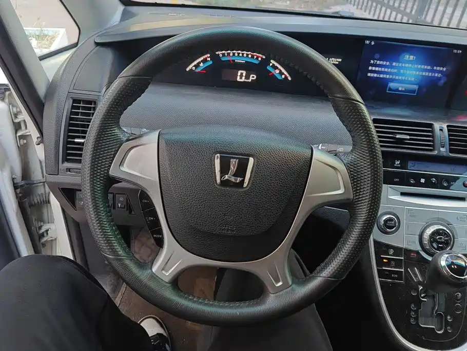 Luxgen Big 7 MPV — миниатюра 15