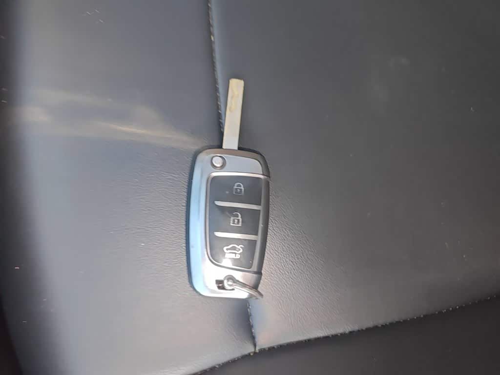 Hyundai Hyundai Verna 1.4 л 2022 г. Белый, пробег 32100 км