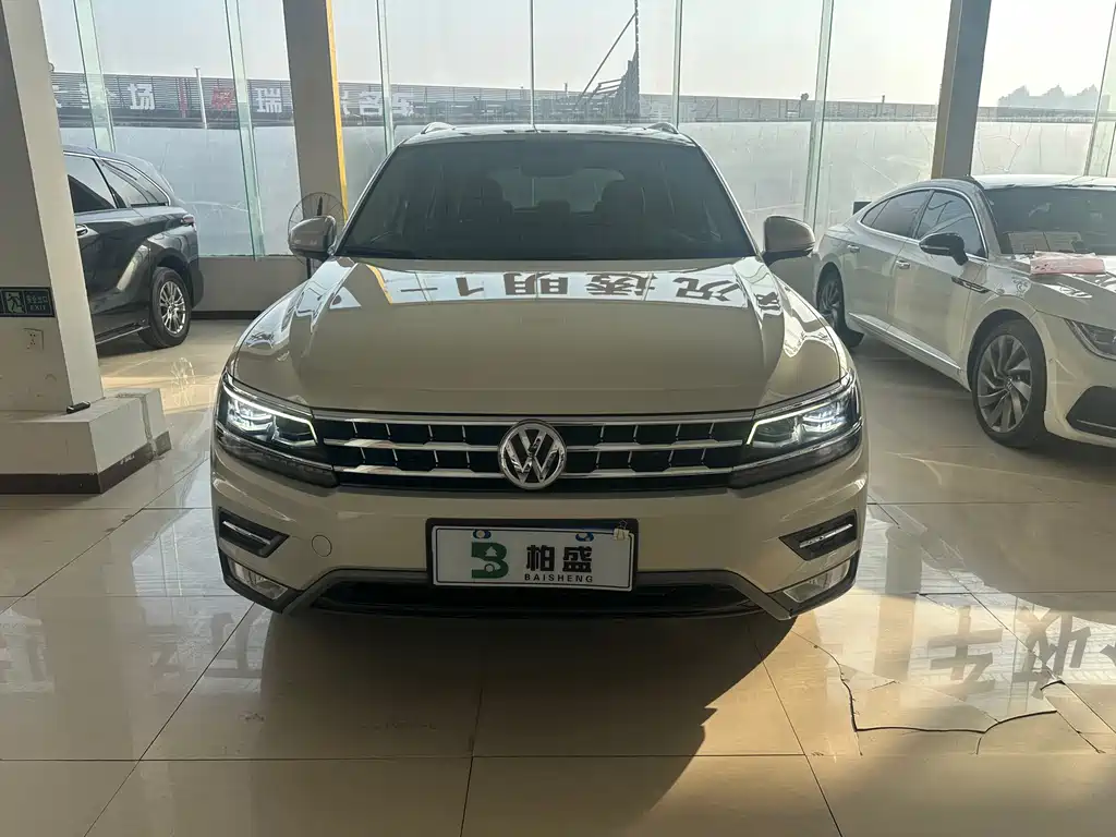 VOLKSWAGEN TIGUAN L