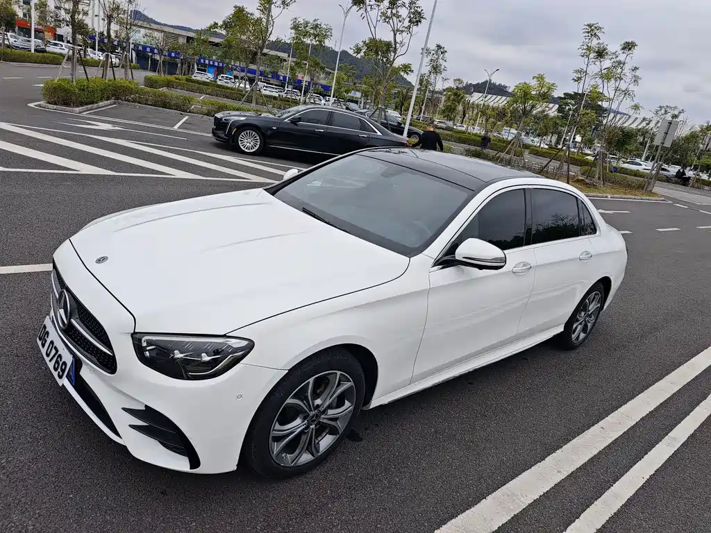 MERCEDES-BENZ E CLASS