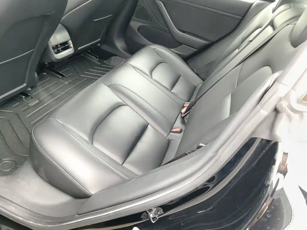 Tesla Model 3 — миниатюра 17