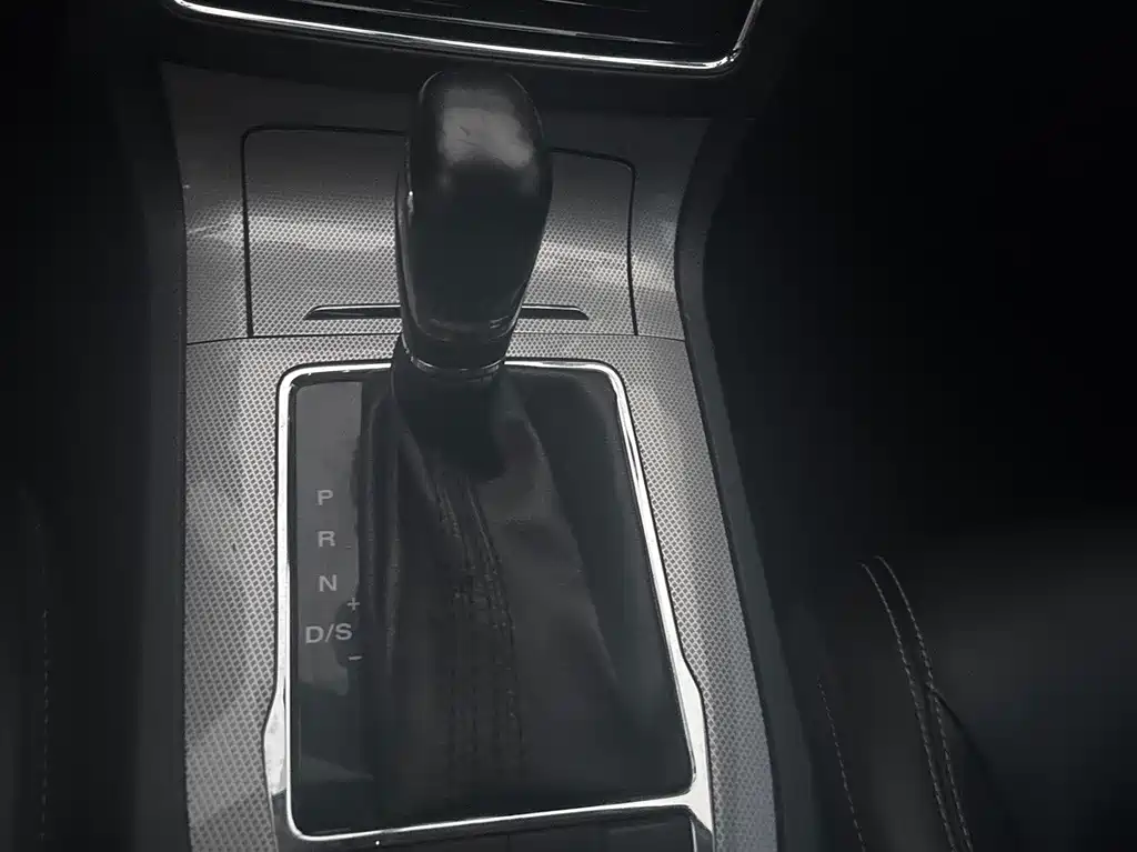 Roewe RX5 — миниатюра 13