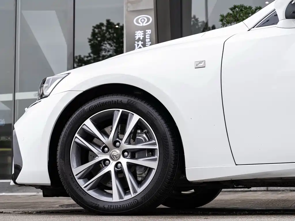 Lexus IS — миниатюра 8
