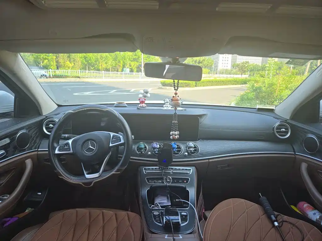 Mercedes-Benz E-Class — миниатюра 10