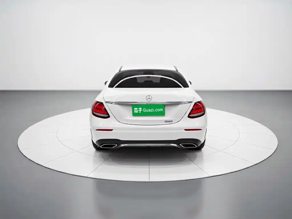 Mercedes-Benz E-Class — миниатюра 5