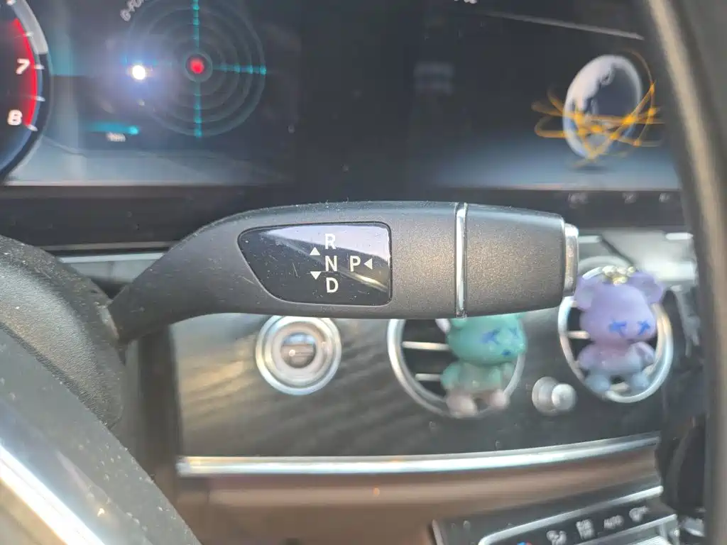 Mercedes-Benz E-Class — миниатюра 15