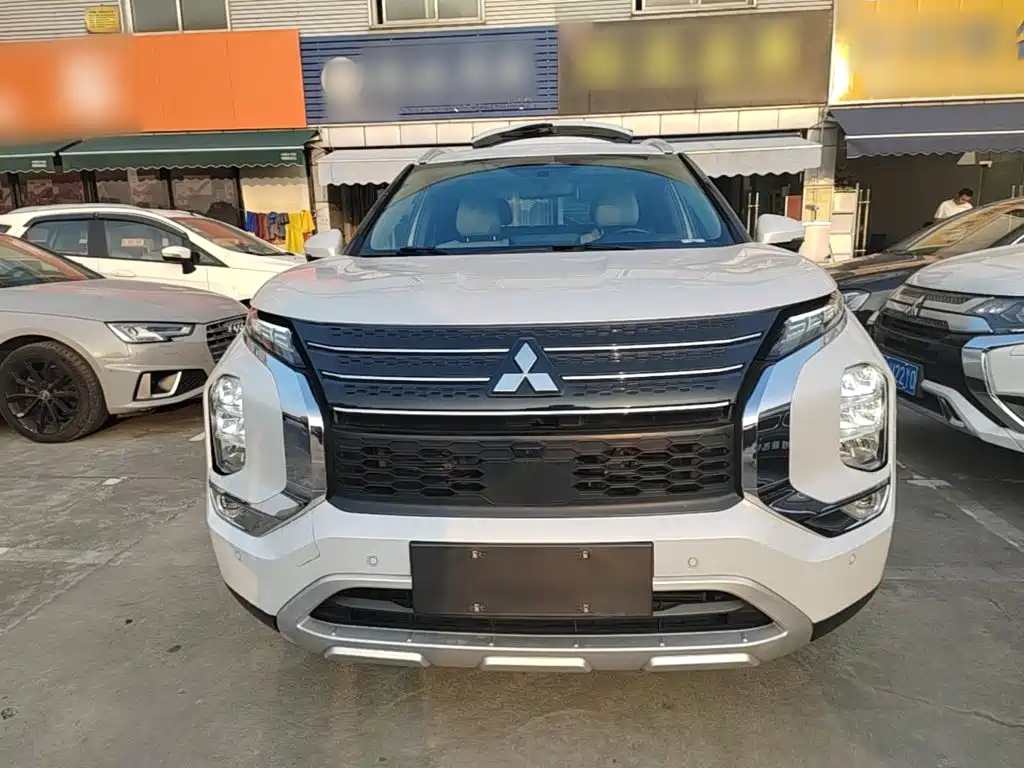 Mitsubishi Outlander — миниатюра 3