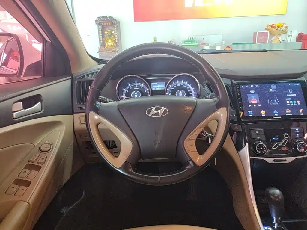 Hyundai Sonata — миниатюра 11