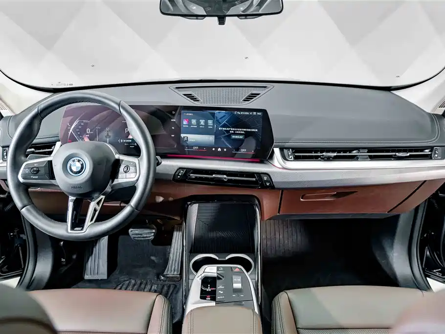 BMW iX1 — миниатюра 10