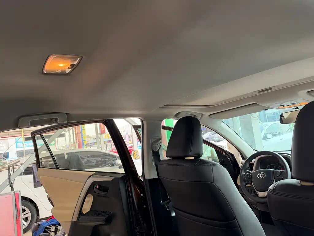 Toyota RAV4 — миниатюра 22
