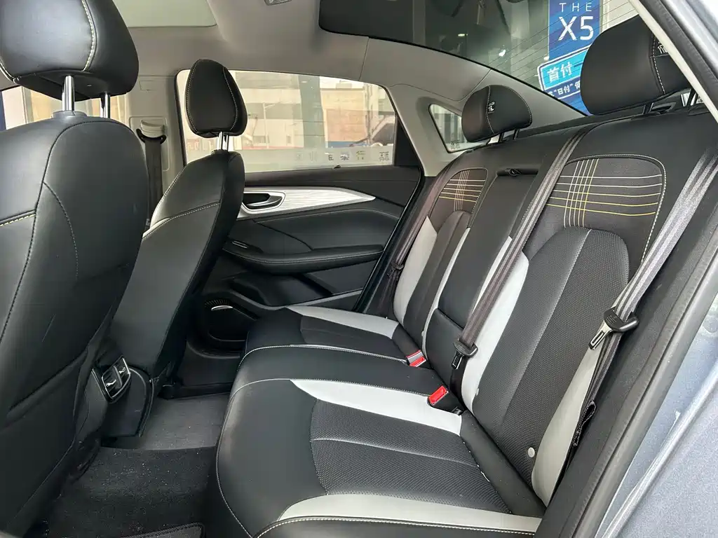 Roewe i6 MAX New Energy — миниатюра 16
