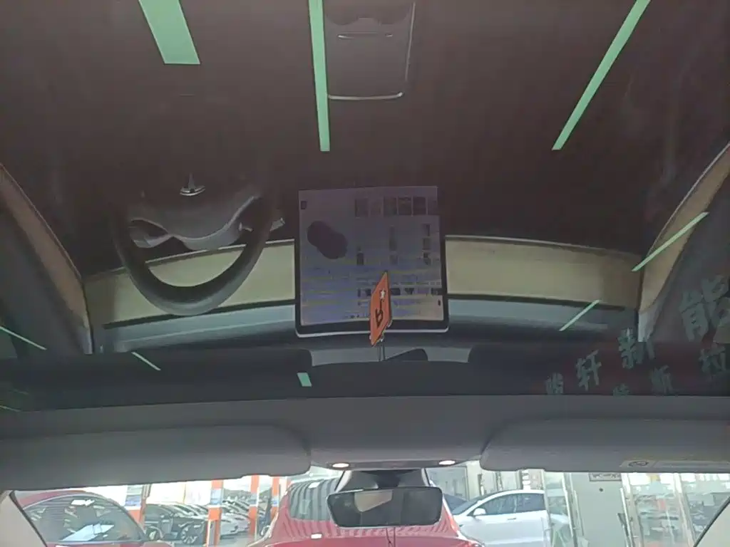 Tesla Model 3 — миниатюра 18