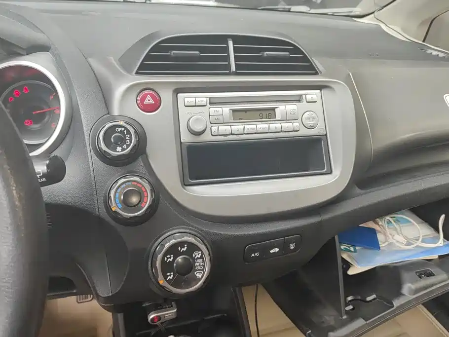Honda Fit — миниатюра 13