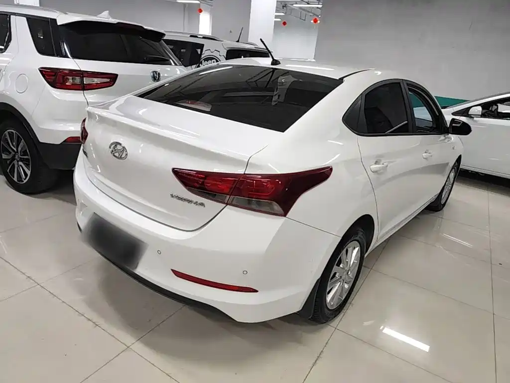 Hyundai Verna — миниатюра 7
