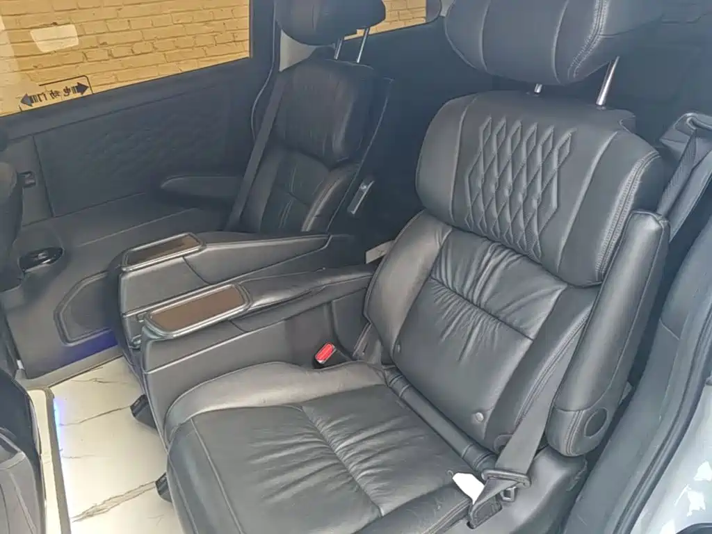 Honda Elysion — миниатюра 17