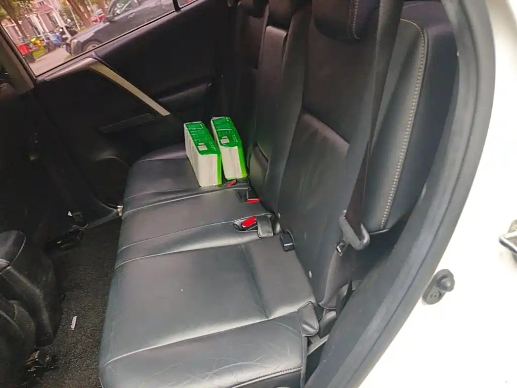 Toyota RAV4 — миниатюра 18