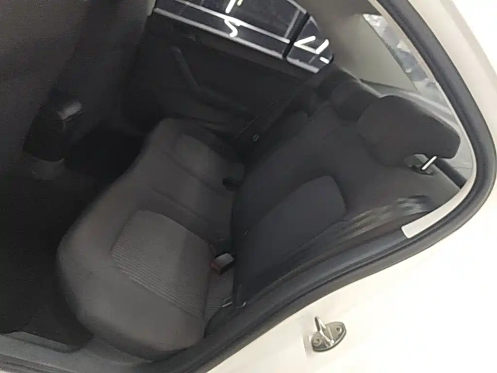 Volkswagen Santana — миниатюра 13