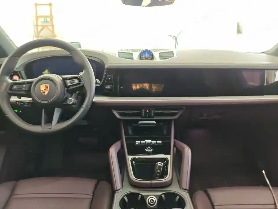 Porsche Cayenne — миниатюра 4