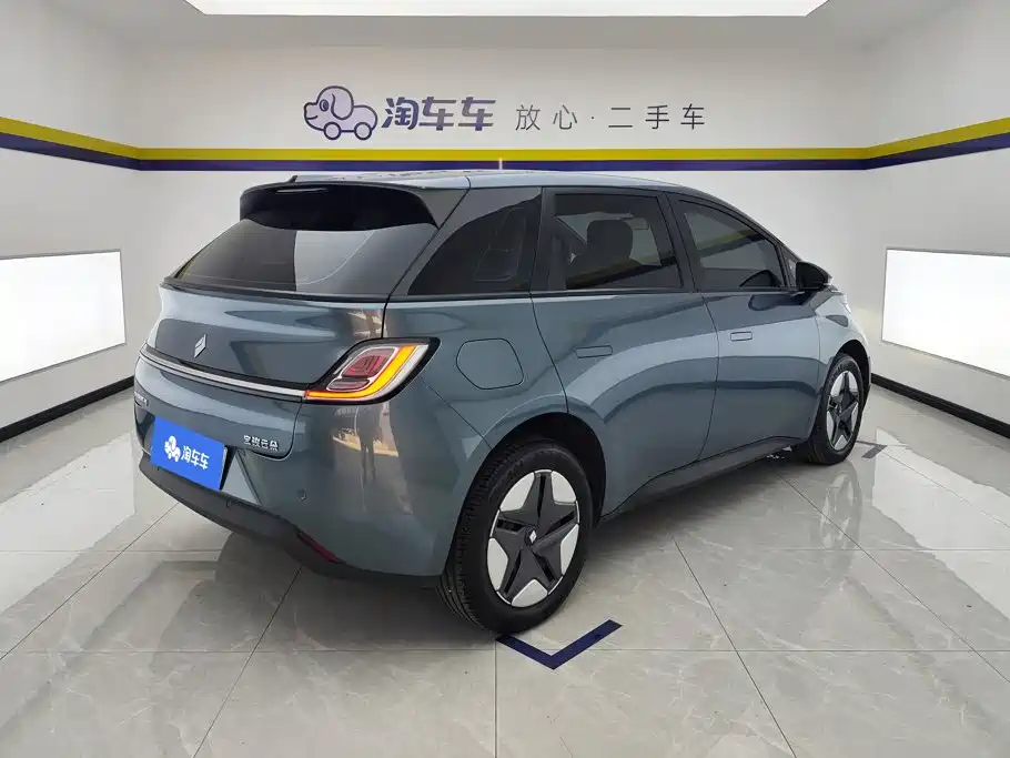 Baojun Yunduo — миниатюра 3