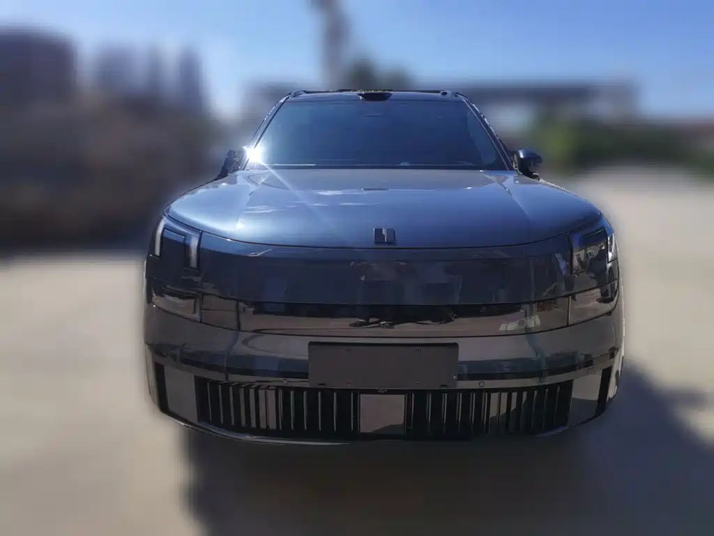 Lynk & Co 900 — миниатюра 2