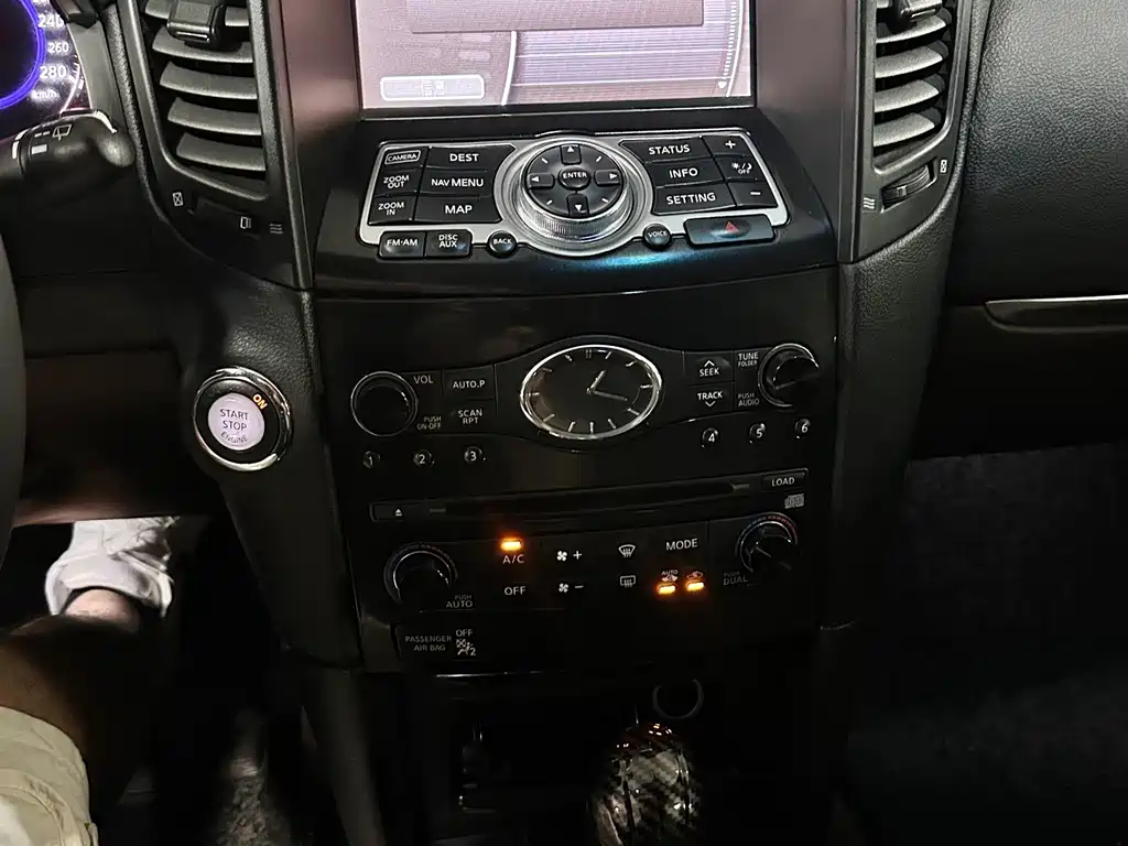 Infiniti FX — миниатюра 15