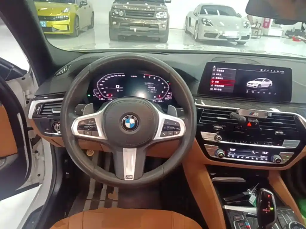 BMW 5 Series — миниатюра 11