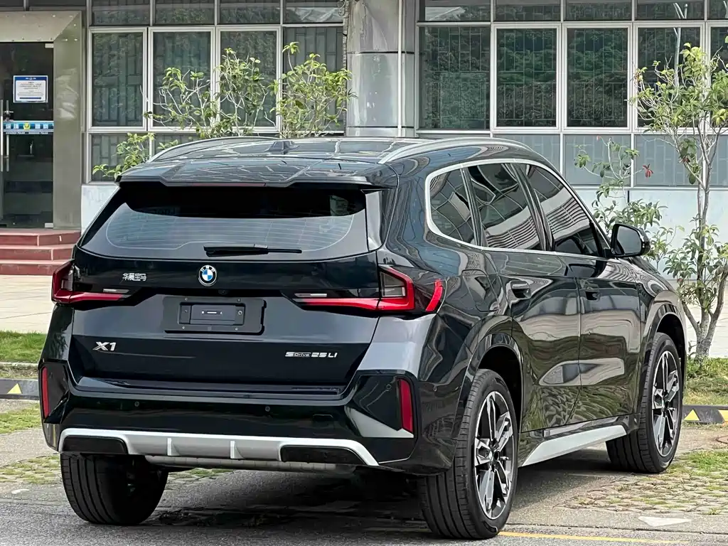 BMW X1 2026 sDrive25Li X