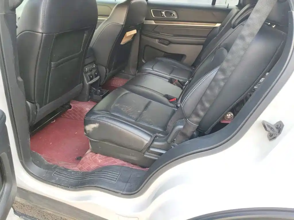 Ford Explorer (Import) — миниатюра 15