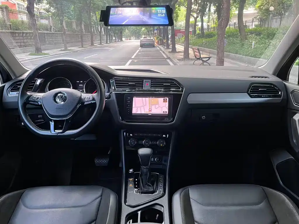 Volkswagen Tiguan L — миниатюра 11