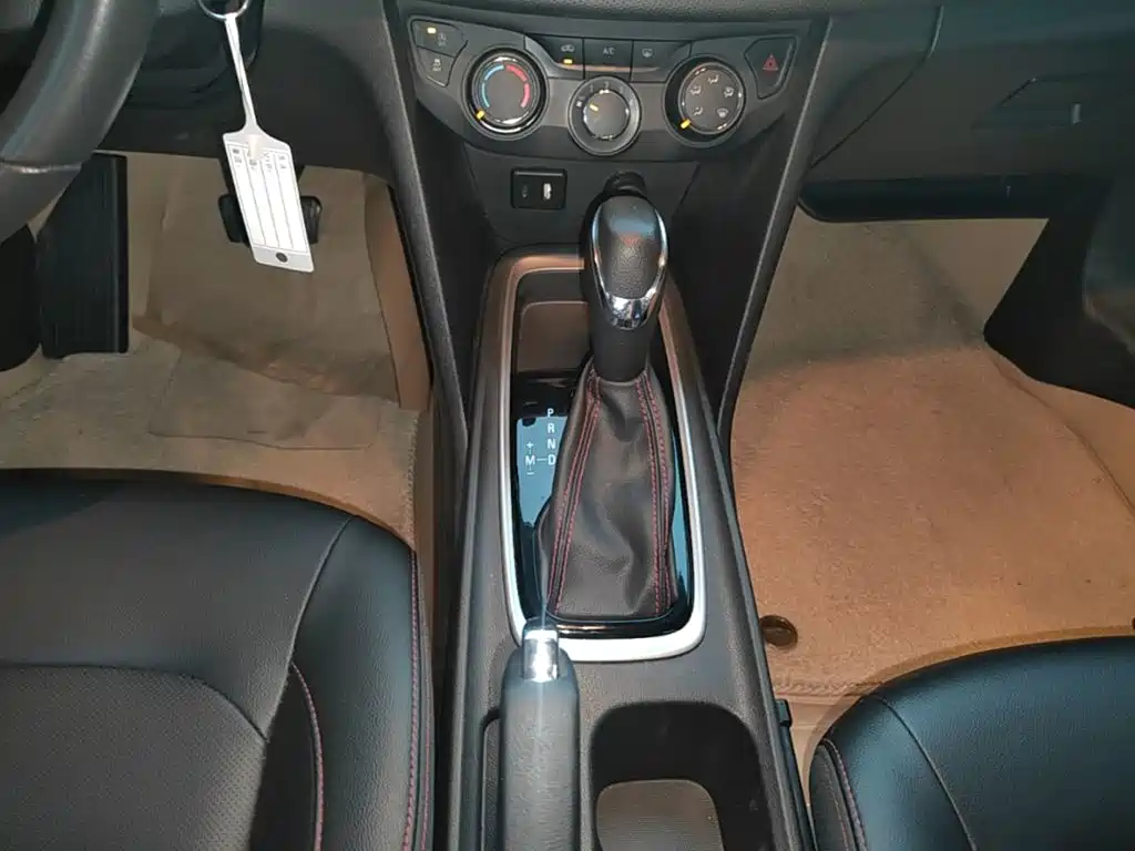 Chevrolet Monza — миниатюра 14