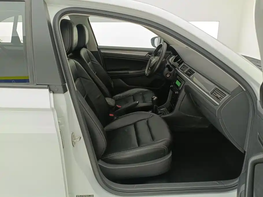 Volkswagen Bora — миниатюра 8
