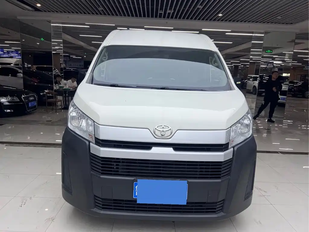 Toyota Hiace — миниатюра 2