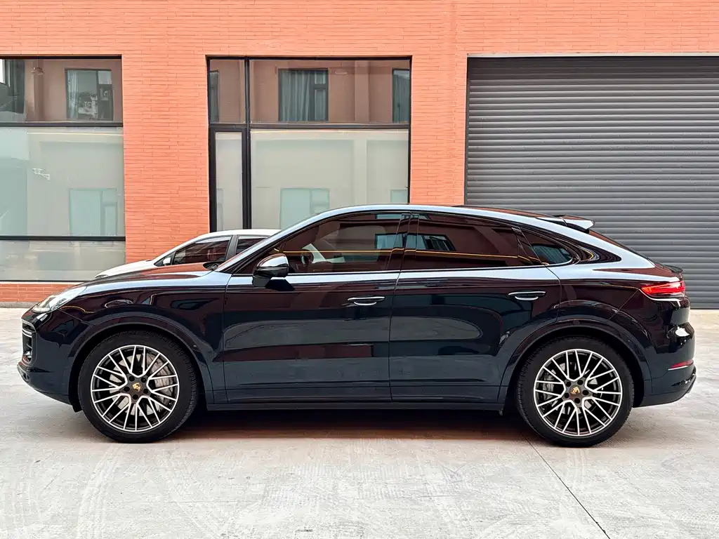 Porsche Cayenne — миниатюра 23