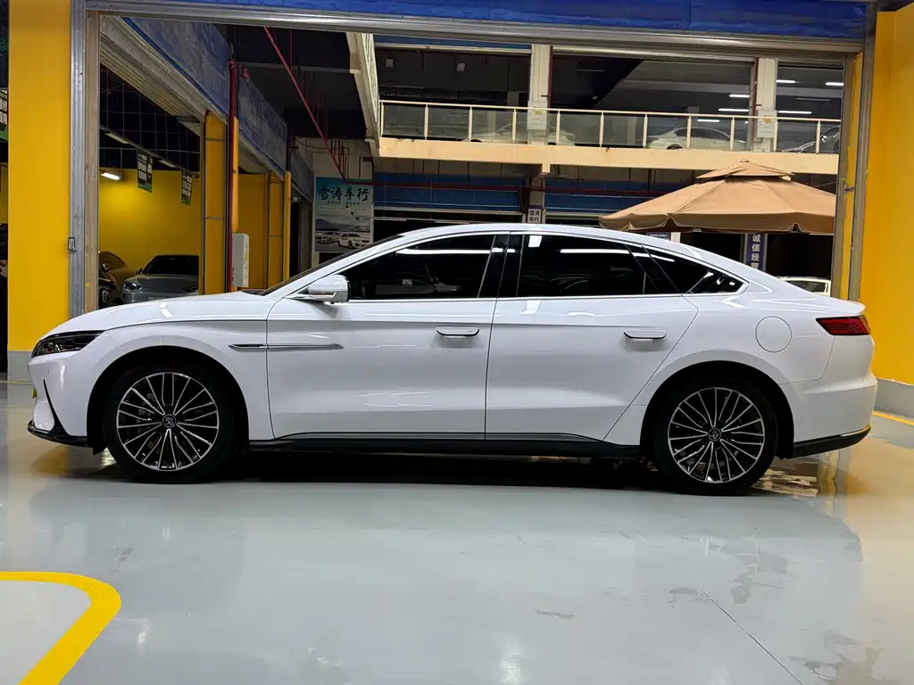 BYD Han — миниатюра 8