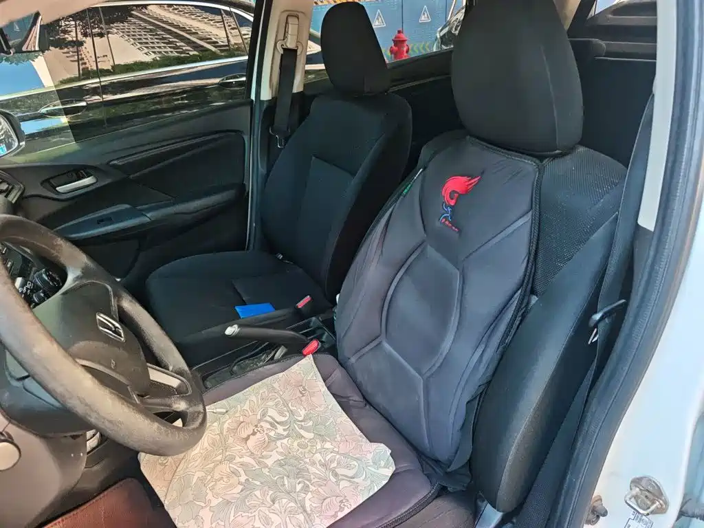 Honda Fit — миниатюра 8