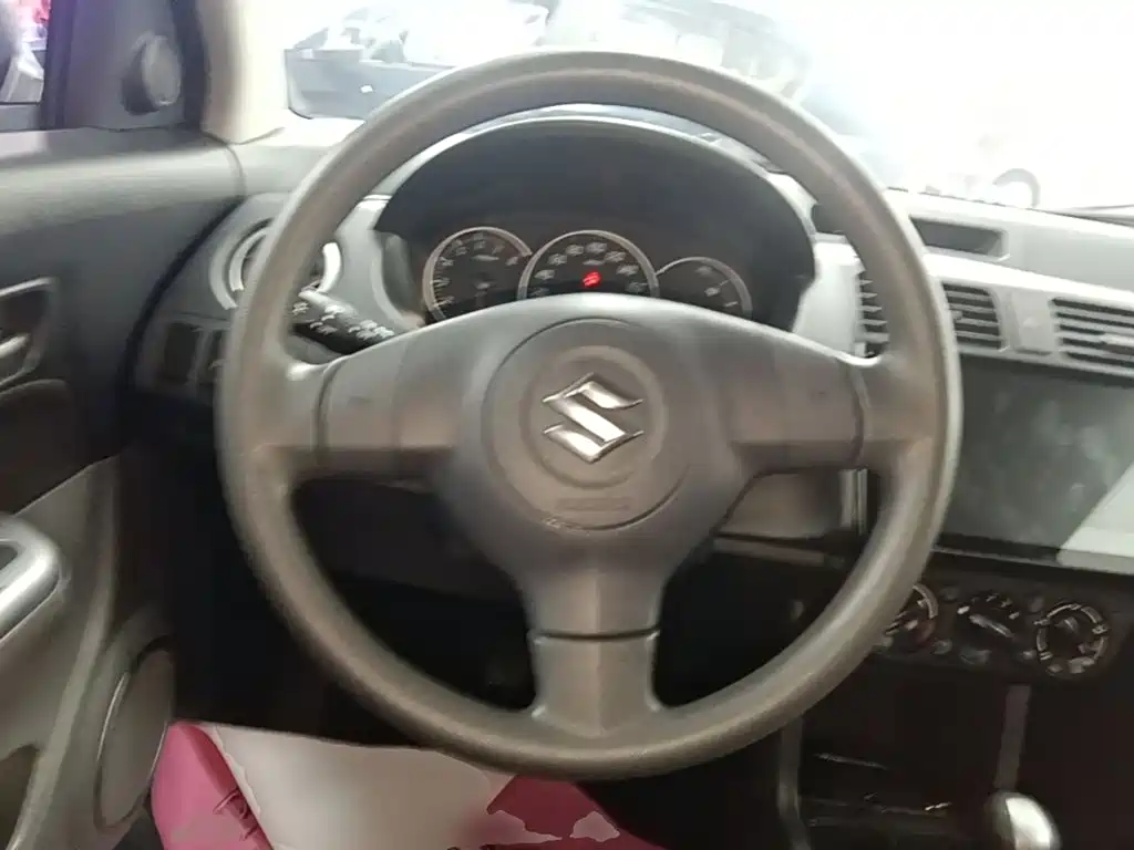 Suzuki Swift — миниатюра 11