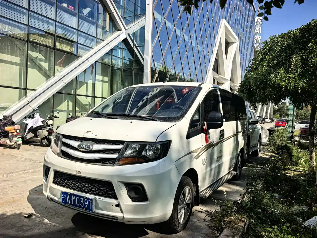 JAC Refine Refine M3