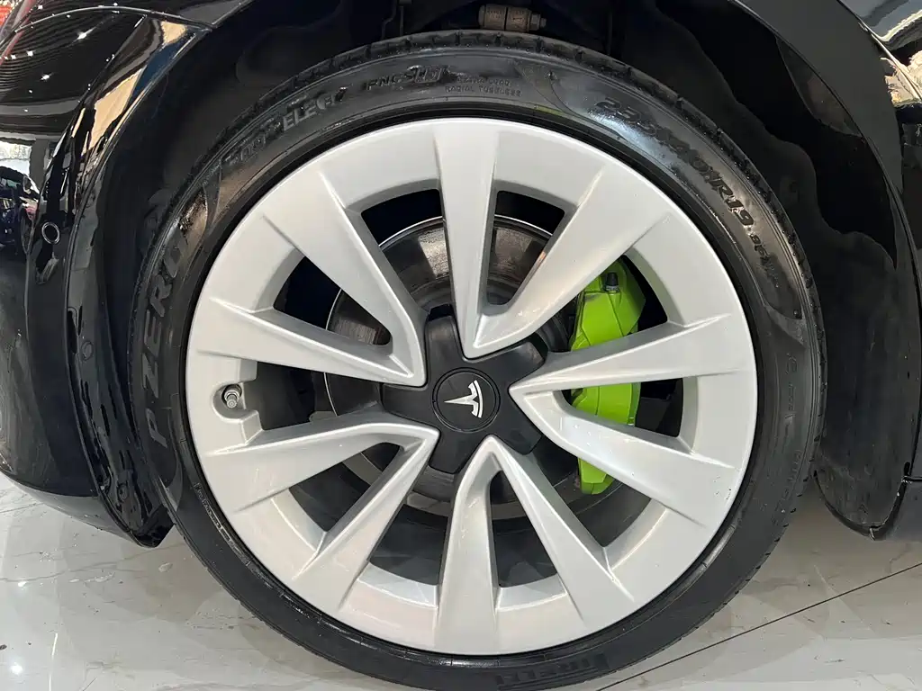 Tesla Model 3 — миниатюра 14