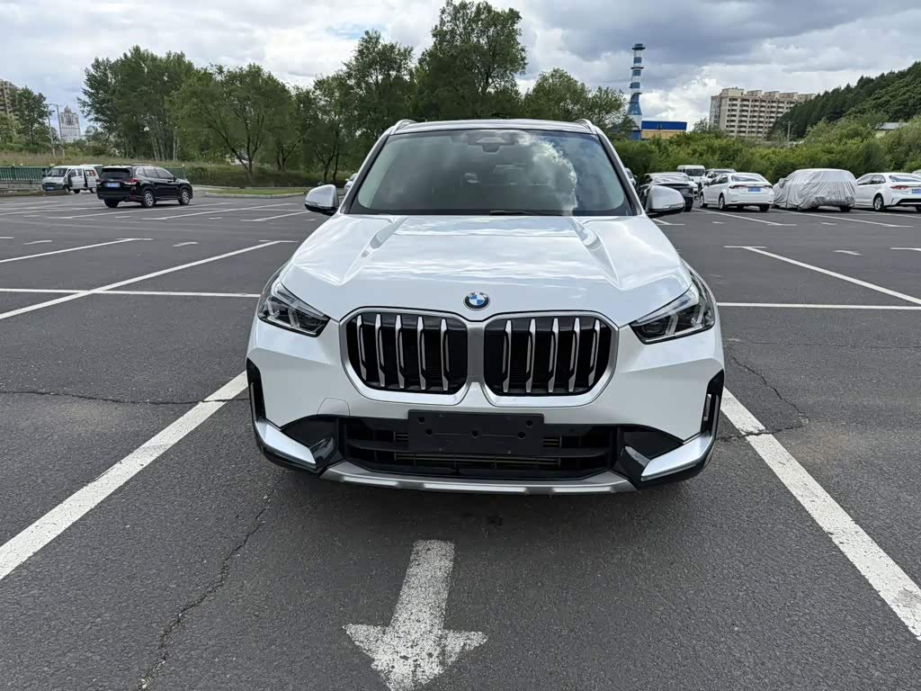 BMW X1 1.5 л 2023 г. Белый, пробег 27000 км